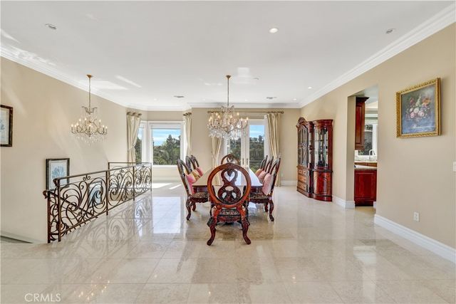 450 Palmerstone, La Canada Flintridge, CA 91011