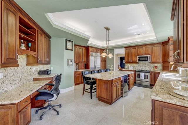 450 Palmerstone, La Canada Flintridge, CA 91011