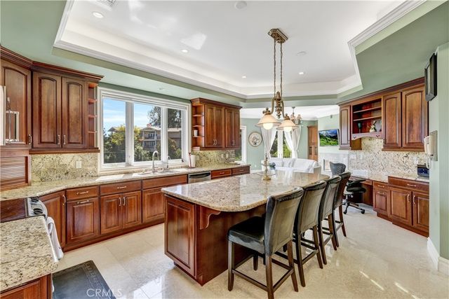 450 Palmerstone, La Canada Flintridge, CA 91011