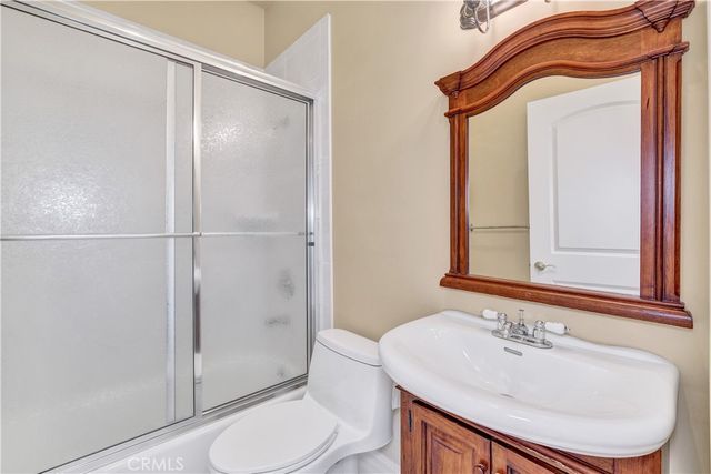 450 Palmerstone, La Canada Flintridge, CA 91011
