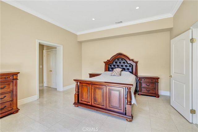 450 Palmerstone, La Canada Flintridge, CA 91011