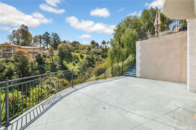 450 Palmerstone, La Canada Flintridge, CA 91011