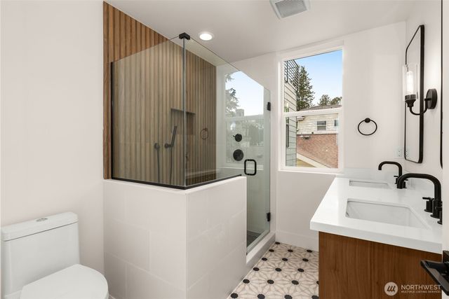 7403 Dayton Avenue N, Seattle, WA 98103