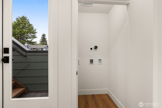 7403 Dayton Avenue N, Seattle, WA 98103