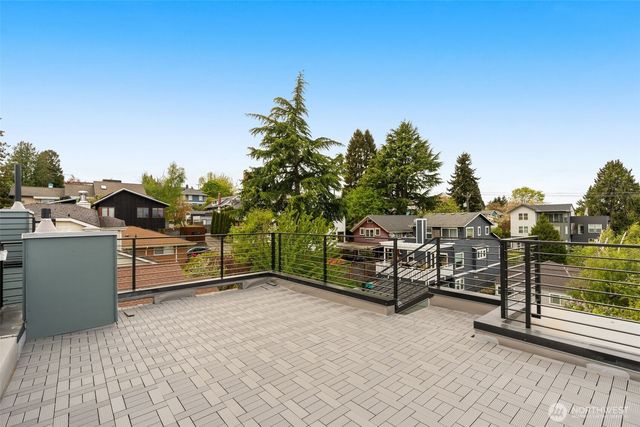 7403 Dayton Avenue N, Seattle, WA 98103