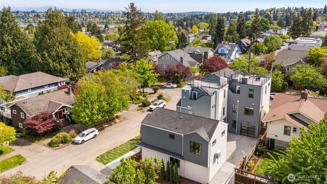 7403 Dayton Avenue N, Seattle, WA 98103