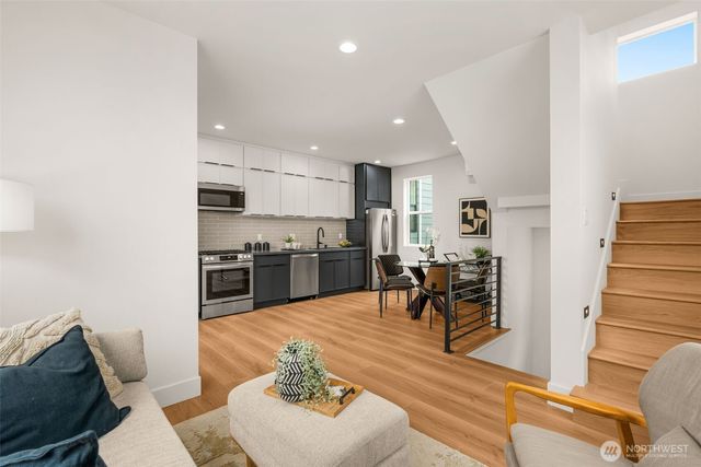7403 Dayton Avenue N, Seattle, WA 98103