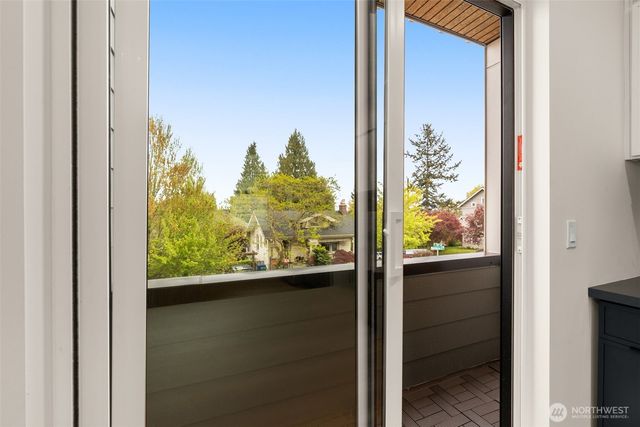 7403 Dayton Avenue N, Seattle, WA 98103