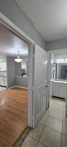 9797 Leawood Blvd 104, Houston, TX 77099