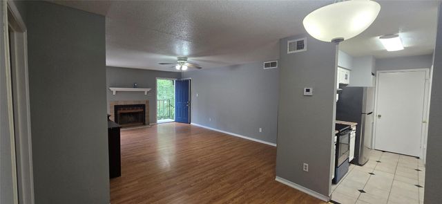 9797 Leawood Blvd 104, Houston, TX 77099