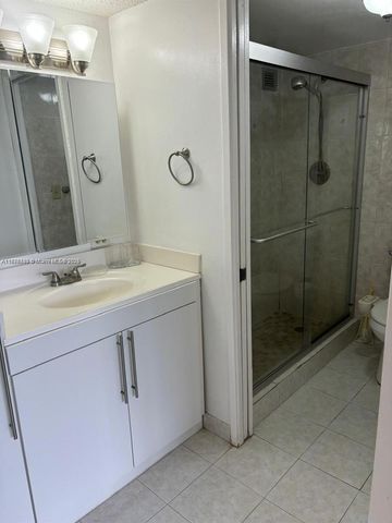 17011 N Bay Rd 805, Sunny Isles Beach, FL 33160