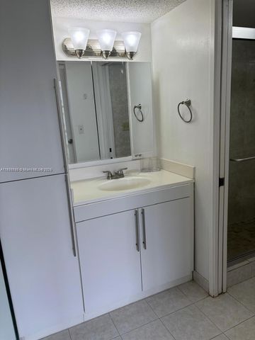 17011 N Bay Rd 805, Sunny Isles Beach, FL 33160