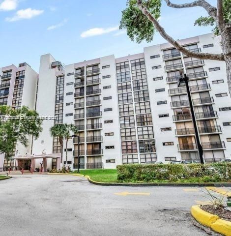 17011 N Bay Rd 805, Sunny Isles Beach, FL 33160