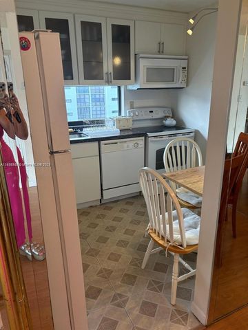 17011 N Bay Rd 805, Sunny Isles Beach, FL 33160