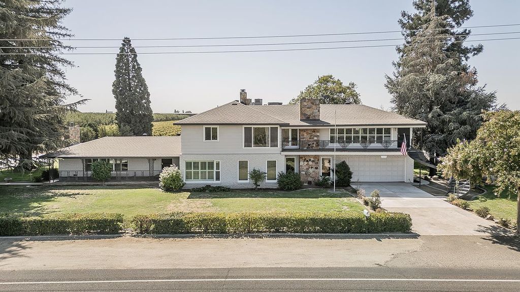 Image 1 of property listing at 13155 W Shaw Avenue, Kerman, CA 93630