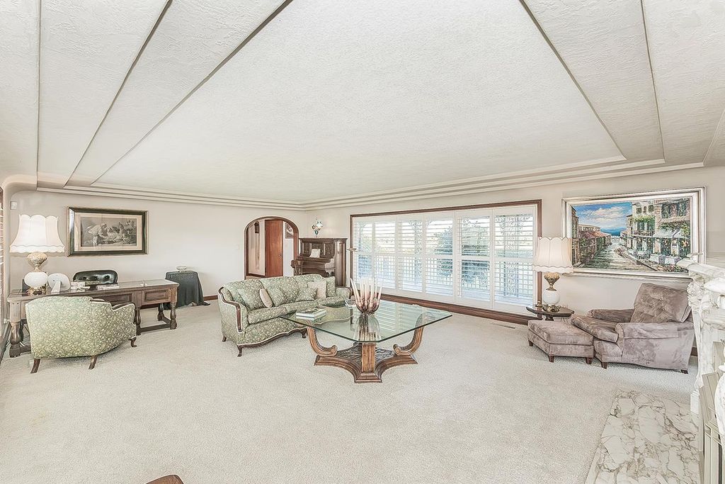 Image 11 of property listing at 13155 W Shaw Avenue, Kerman, CA 93630