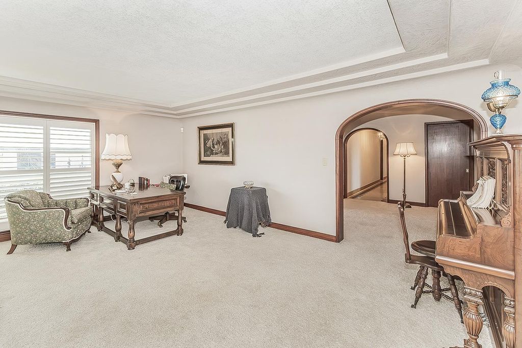 Image 12 of property listing at 13155 W Shaw Avenue, Kerman, CA 93630
