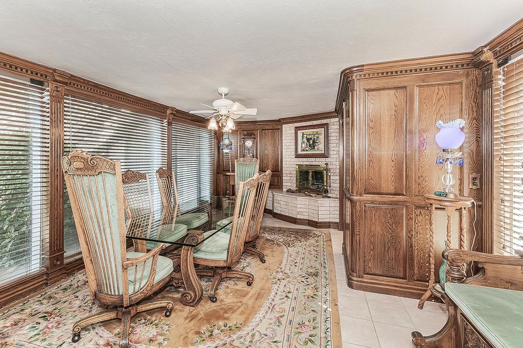 Image 21 of property listing at 13155 W Shaw Avenue, Kerman, CA 93630