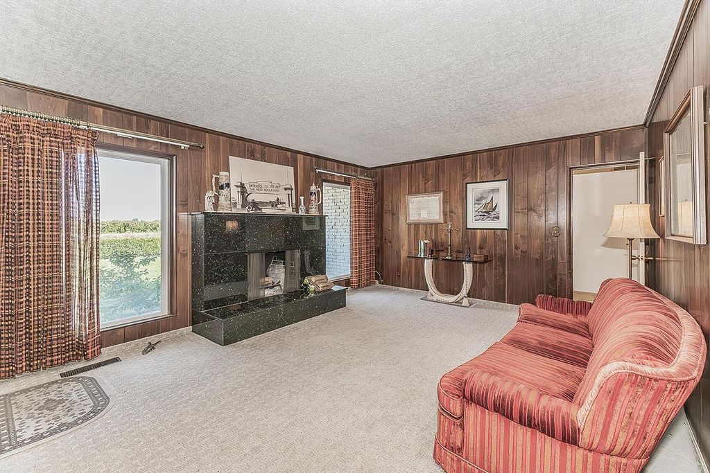 Image 32 of property listing at 13155 W Shaw Avenue, Kerman, CA 93630