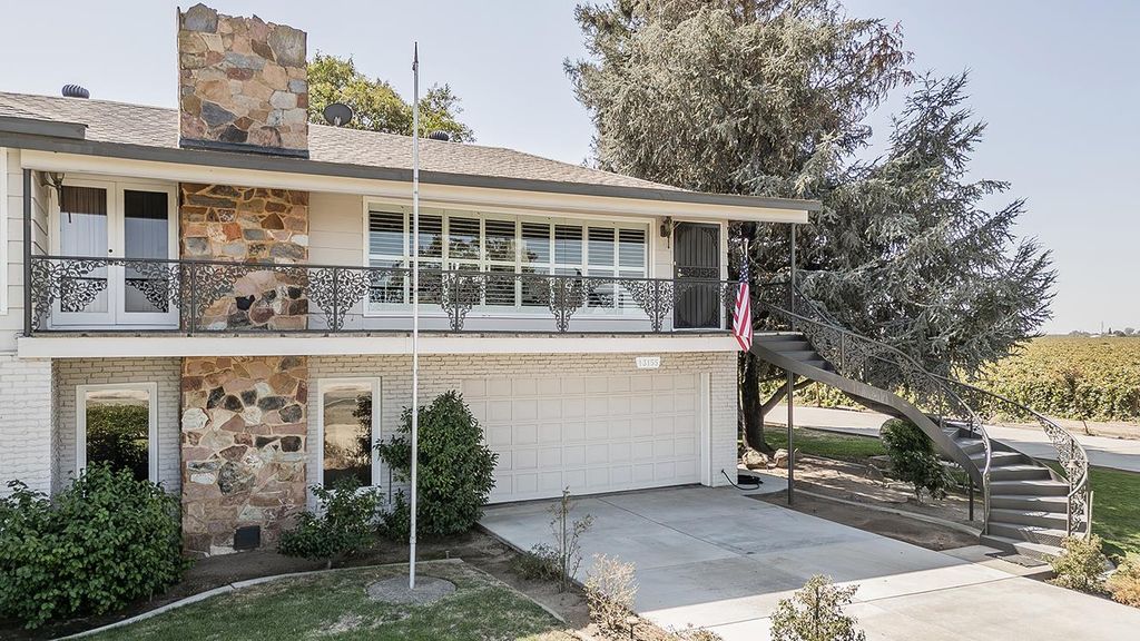 Image 34 of property listing at 13155 W Shaw Avenue, Kerman, CA 93630