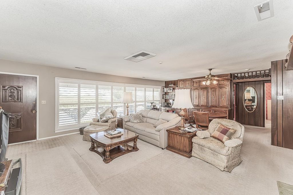 Image 39 of property listing at 13155 W Shaw Avenue, Kerman, CA 93630
