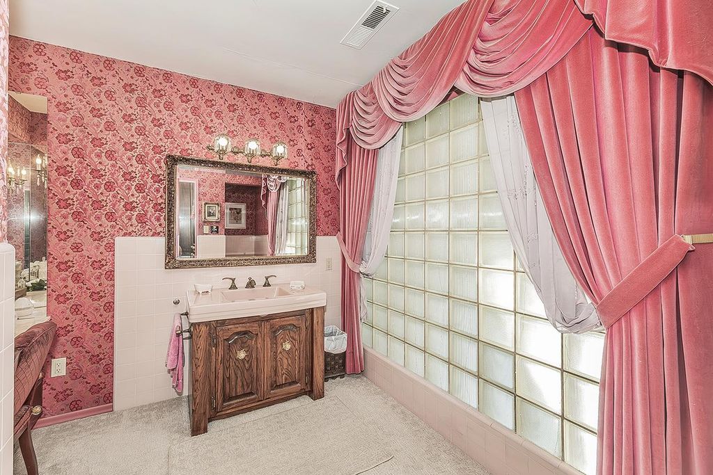 Image 43 of property listing at 13155 W Shaw Avenue, Kerman, CA 93630