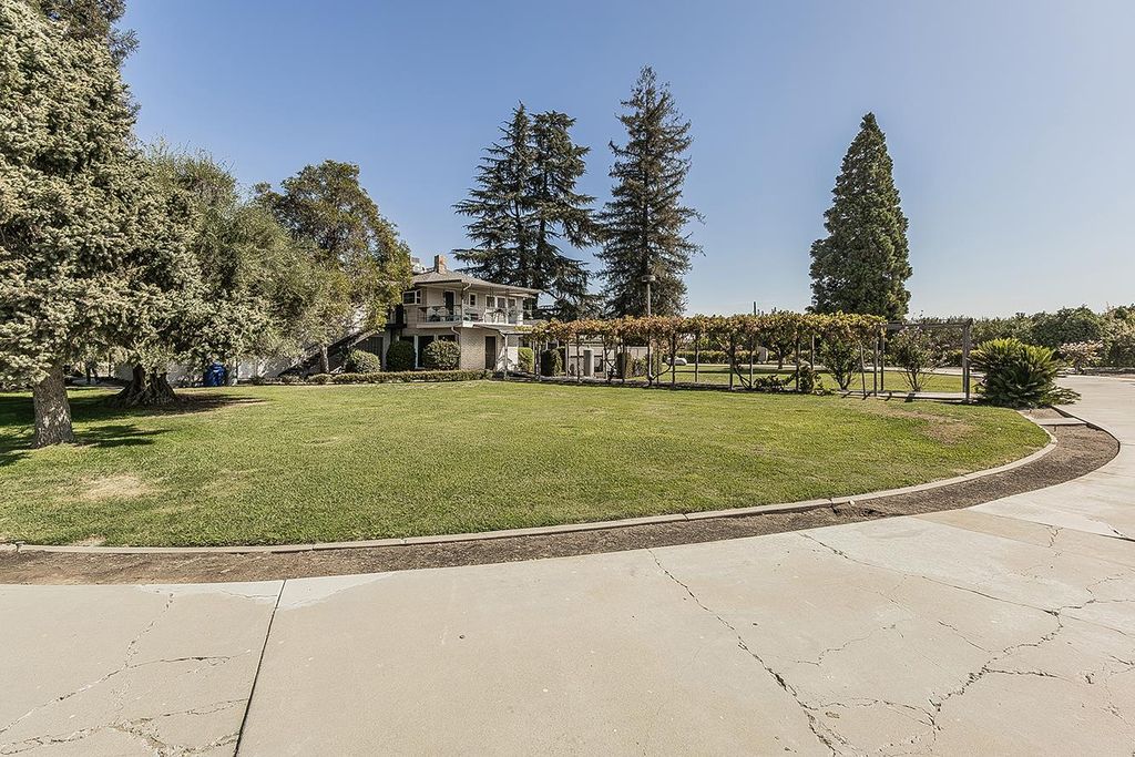 Image 65 of property listing at 13155 W Shaw Avenue, Kerman, CA 93630