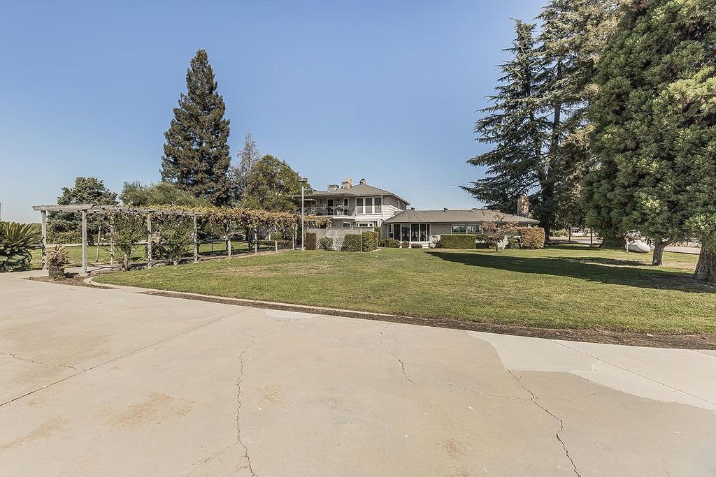 Image 69 of property listing at 13155 W Shaw Avenue, Kerman, CA 93630