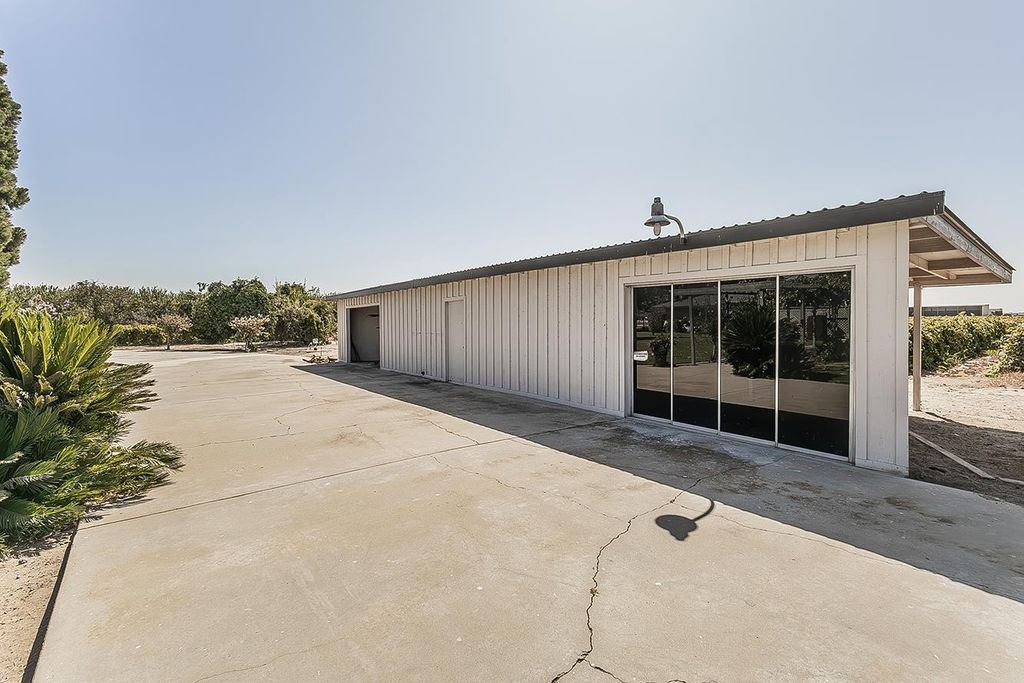 Image 71 of property listing at 13155 W Shaw Avenue, Kerman, CA 93630