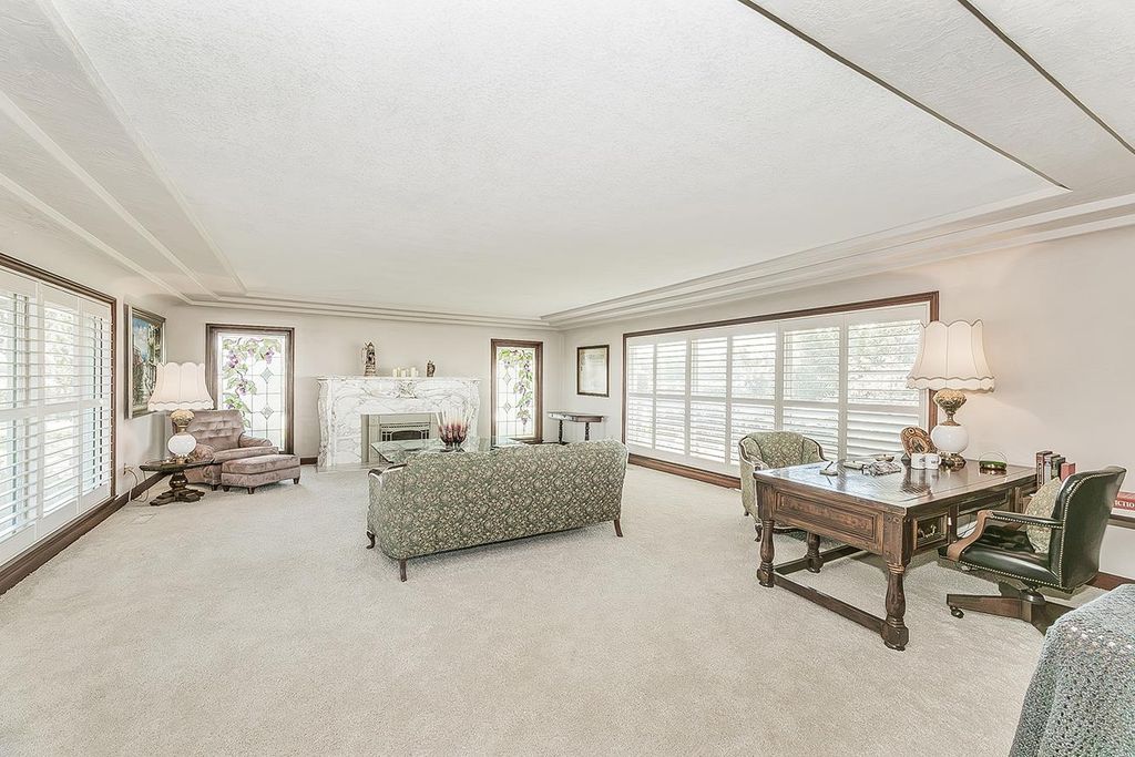 Image 8 of property listing at 13155 W Shaw Avenue, Kerman, CA 93630