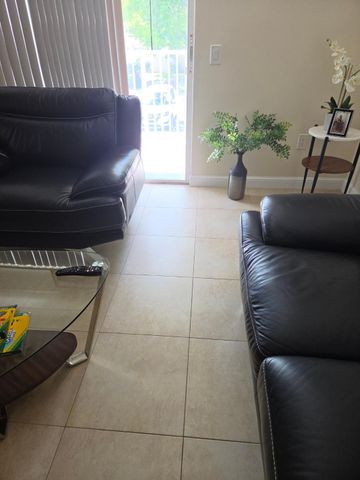 5055 WILES Road 201, Coconut Creek, FL 33073