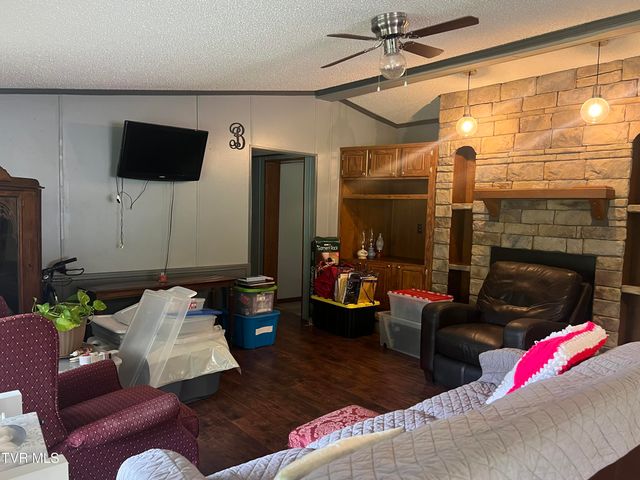 861 Hickory Tree Road, Bristol, TN 37620