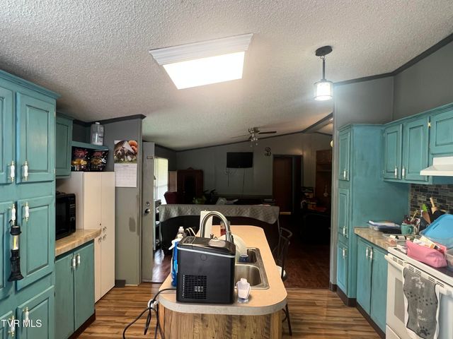 861 Hickory Tree Road, Bristol, TN 37620