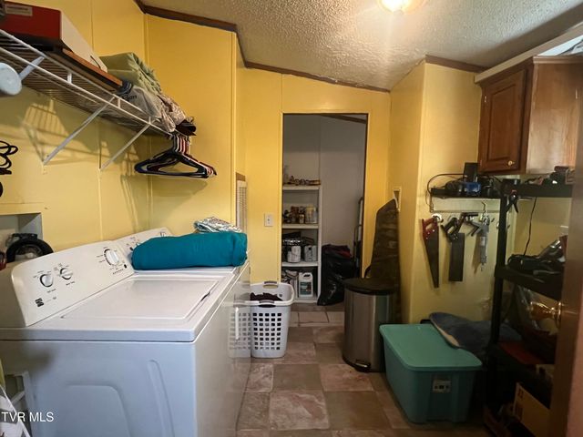 861 Hickory Tree Road, Bristol, TN 37620