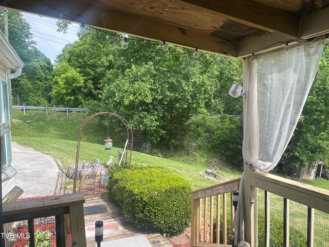 861 Hickory Tree Road, Bristol, TN 37620