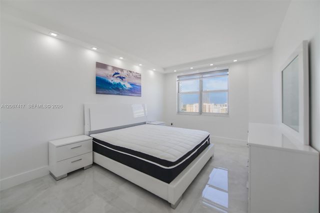 1980 S Ocean Drive 20K, Hallandale Beach, FL 33009