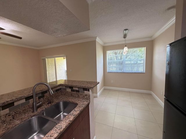 11601 SW 2nd Street 21104, Pembroke Pines, FL 33025