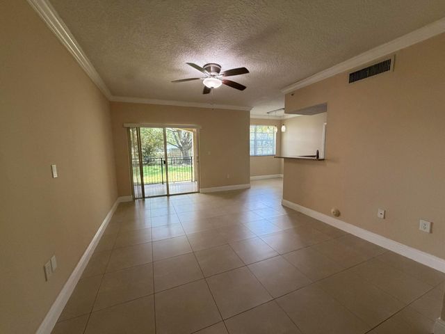 11601 SW 2nd Street 21104, Pembroke Pines, FL 33025