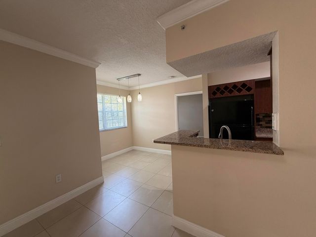 11601 SW 2nd Street 21104, Pembroke Pines, FL 33025