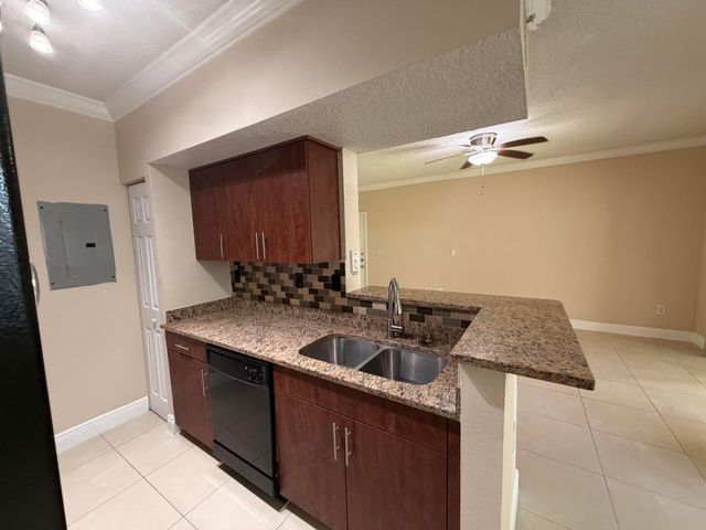 11601 SW 2nd Street 21104, Pembroke Pines, FL 33025