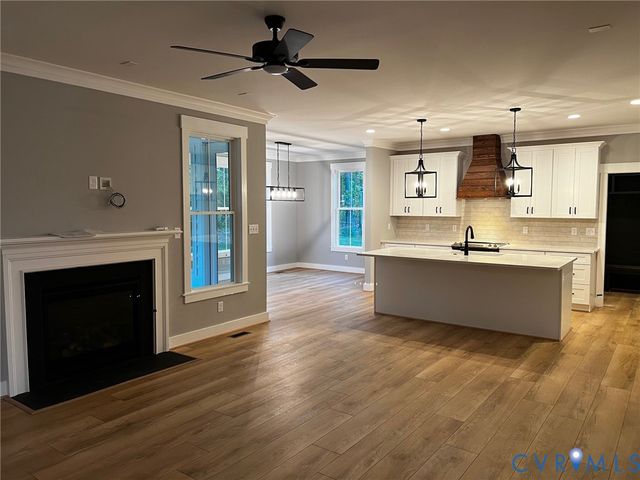 4 Elm Crest Dr, Chesterfield, VA 23236