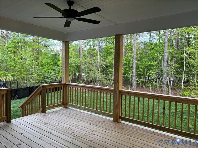 4 Elm Crest Dr, Chesterfield, VA 23236