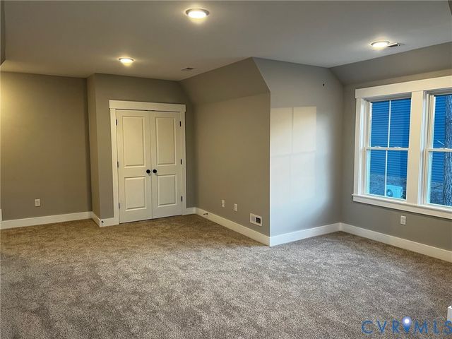4 Elm Crest Dr, Chesterfield, VA 23236