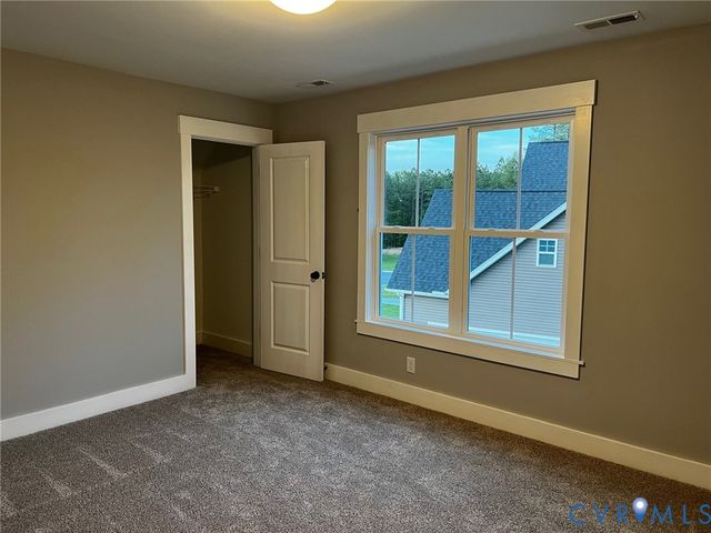 4 Elm Crest Dr, Chesterfield, VA 23236