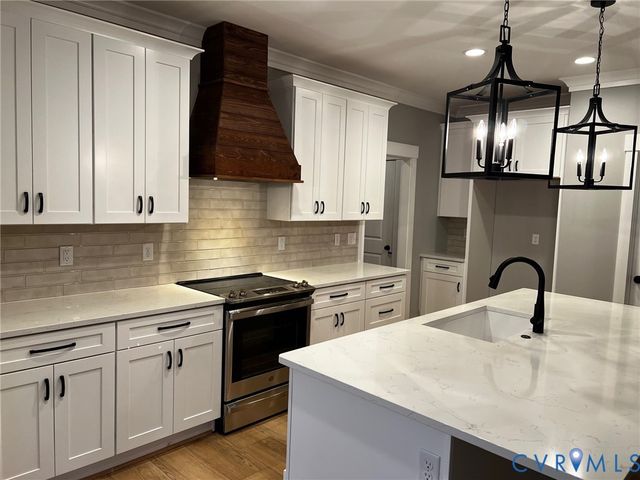 4 Elm Crest Dr, Chesterfield, VA 23236