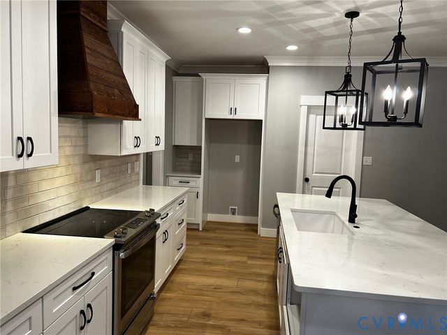 4 Elm Crest Dr, Chesterfield, VA 23236