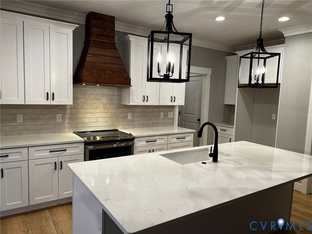 4 Elm Crest Dr, Chesterfield, VA 23236