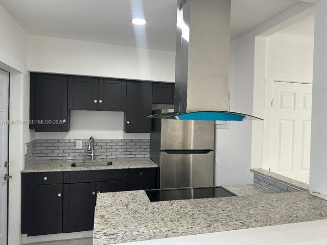 7115 Rue Granville C, Miami Beach, FL 33141