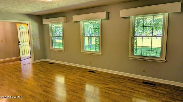 5068 Lobelia Road, Vass, NC 28394