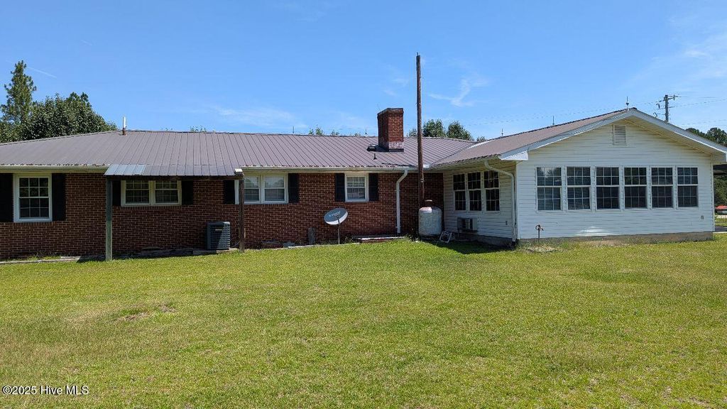 5068 Lobelia Road, Vass, NC 28394